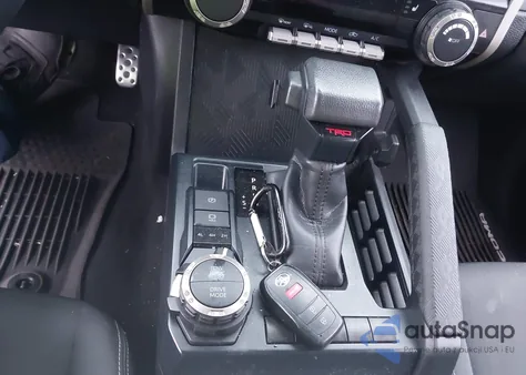 2024 Toyota Tacoma Double Cab/Sr5/Trd Sport/Trd Off Road/Ltd z USA, uszkodzony, nr VIN 3TMLB5JN8RM044773